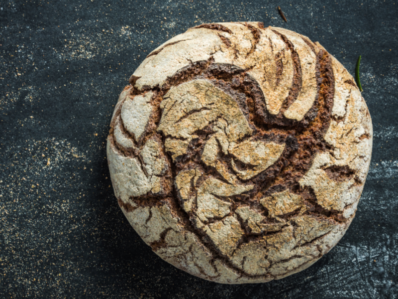 Donkerbruin brood